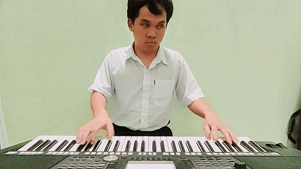 Hai anh em khiếm thị cùng đậu một trường đại học