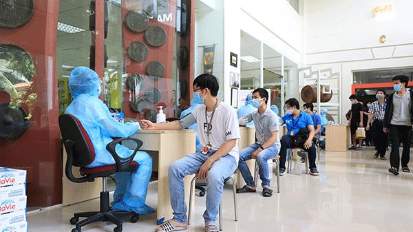 Doanh nghiệp thực hiện “3 tại chỗ”: Vừa làm vừa lo