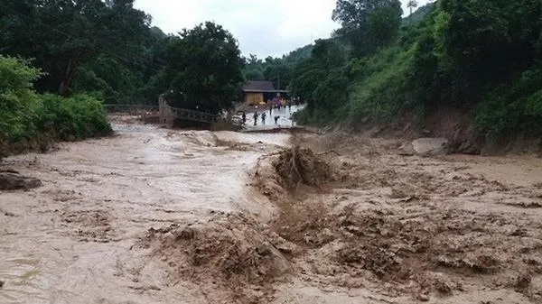 Dự báo thời tiết hôm nay 10/8/2021: Bắc bộ có mưa dông, đề phòng sạt lở đất