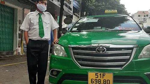 Hỗ trợ sản phụ “vượt cạn” thành công trên taxi giữa mùa dịch