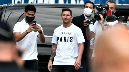 Messi về Paris Saint-Germain - PSG: Khoác áo số 30