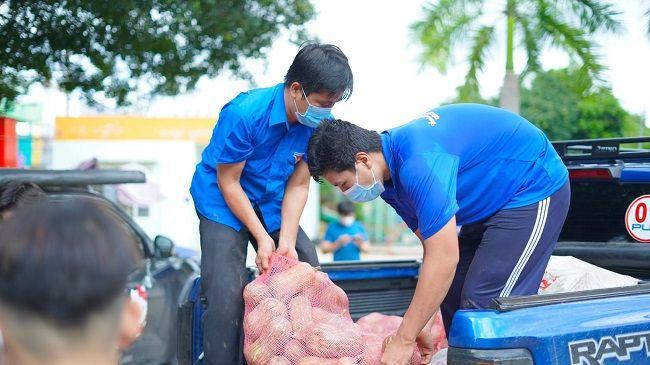 Bình Phước: 113 tấn lương thực gửi tặng người dân ở “tâm dịch” Sài Gòn, Bình Dương