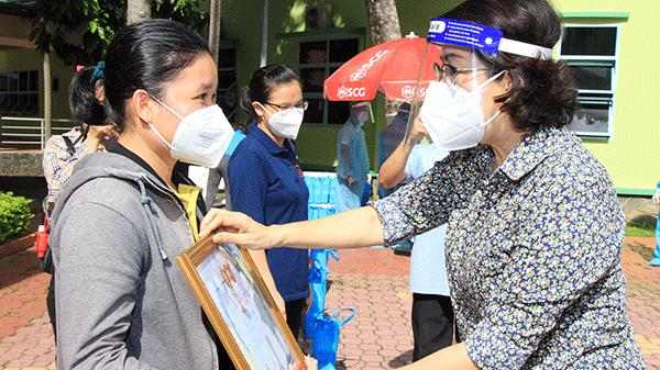 Tri ân các tình nguyện viên tôn giáo hoàn thành nhiệm vụ hỗ trợ chống dịch