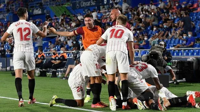 Kết quả bóng đá 24/8: AC Milan thắng trận ra quân