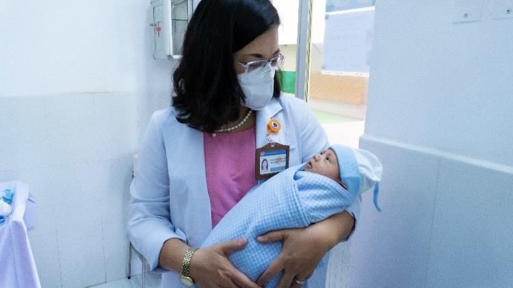 Trung tâm chăm sóc trẻ sơ sinh có mẹ nhiễm COVID-19 tại Bệnh viện Hùng Vương
