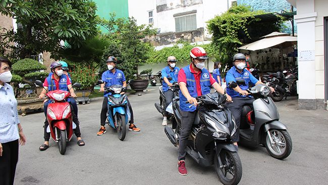 Ra mắt 700 tình nguyện viên vận chuyển hàng miễn phí mùa dịch