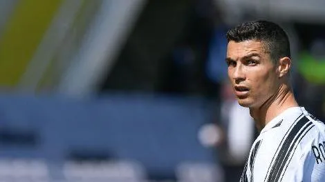 Allegri tiết lộ Ronaldo yêu cầu ra đi, vắng tập cùng Juventus hôm nay