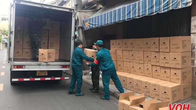 Tháo gỡ áp lực đi chợ hộ bằng công nghệ và sự tận tâm