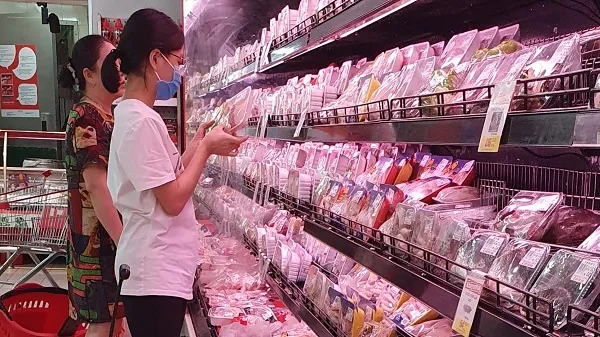 Giá heo hơi hôm nay 30/8/2021: Thấp nhất 50.000 đồng/kg