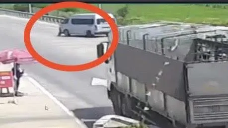 Bị phạt 30 tháng tù giam vì hành vi chống người thi hành công vụ phòng chống dịch Covid-19