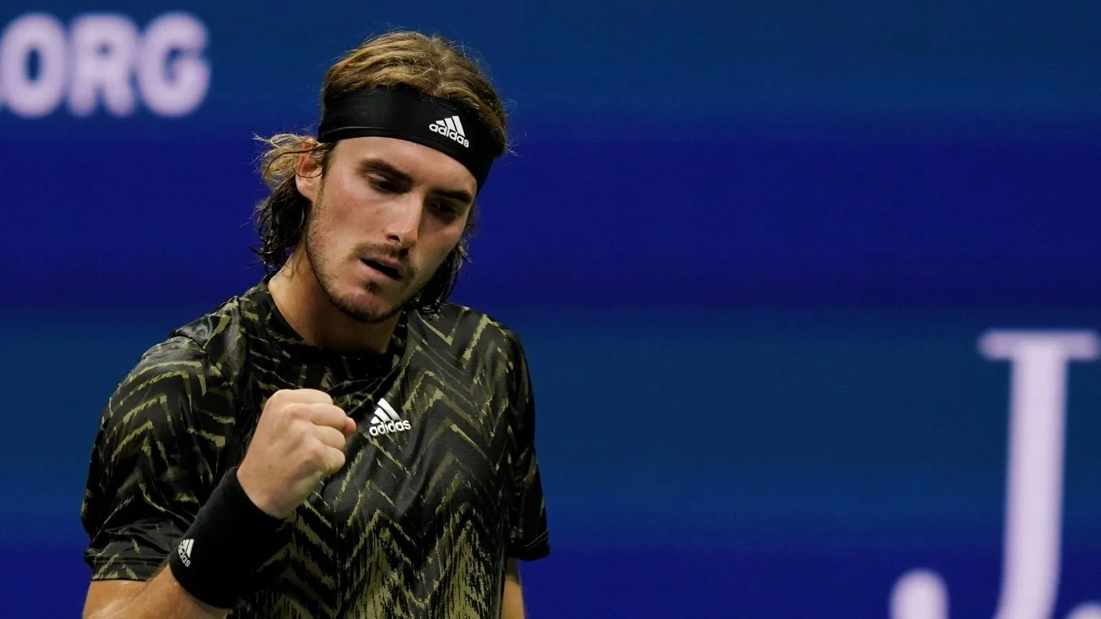 US Open 2021: Tsitsipas thẳng tiến vào vòng 3 - Carreno Busta thua ngược đối thủ kém 139 bậc