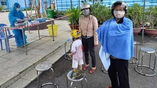 Trạm y tế lưu động : Tăng hiệu quả kết nối, ngăn F0 trở nặng