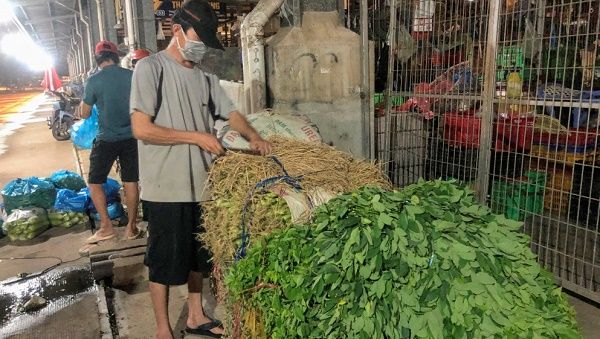 Mở cửa trở lại chợ Bình Điền, tiểu thương vừa mừng vừa lo