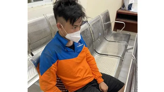 Khống chế đối tượng chống người thi hành công vụ tại chốt kiểm soát phòng, chống dịch Covid-19