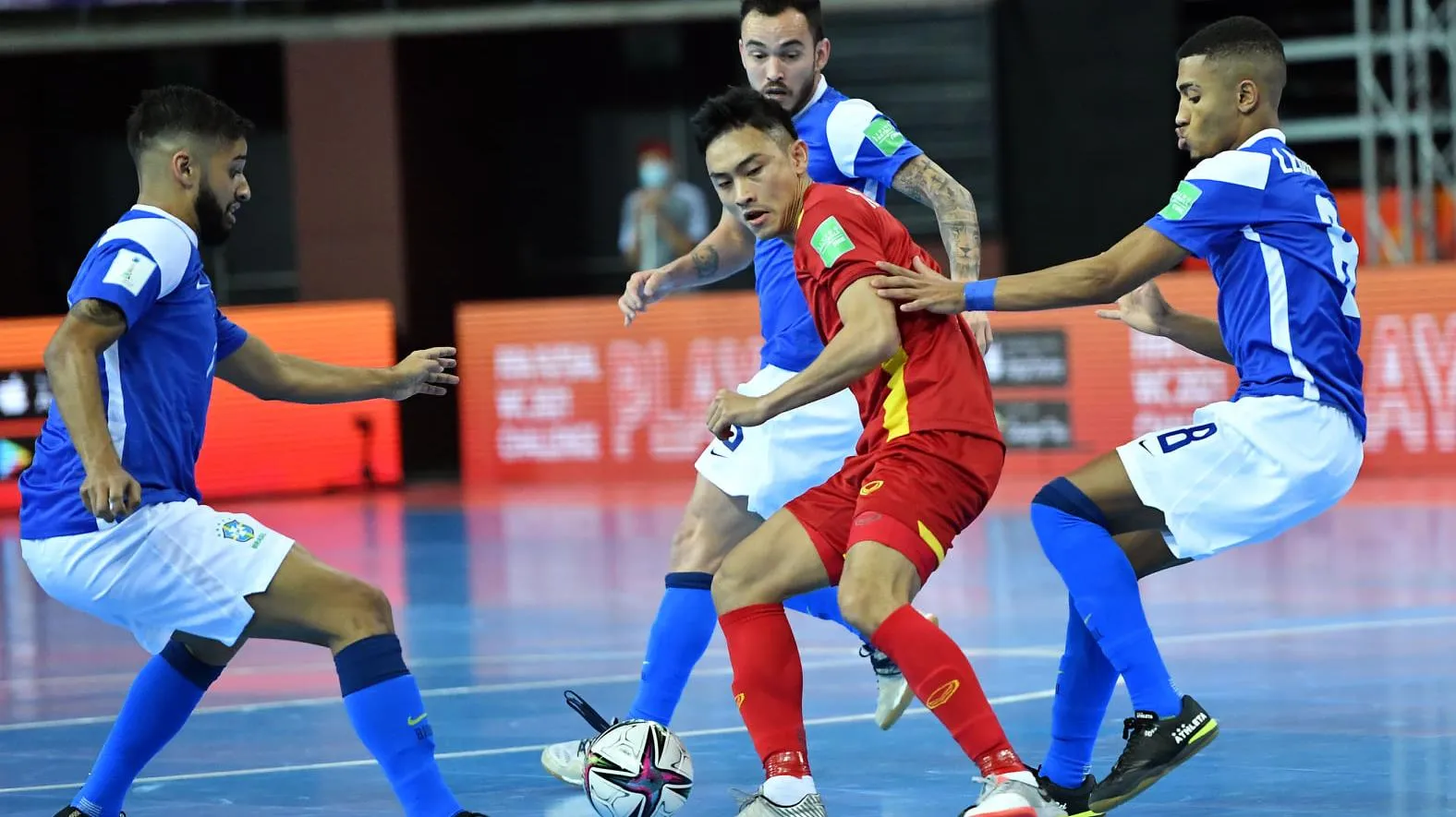 Futsal Việt Nam quyết đấu Panama - ĐT nữ Việt Nam lên đường sang Tajikistan