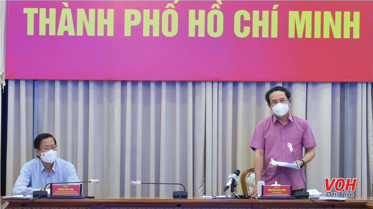 Chuyên gia đề xuất: Không xét nghiệm diện rộng, tập trung vào vắc xin và thuốc điều trị Covid-19