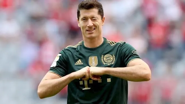 Lewandowski lập kỷ lục ngày Bayern đại thắng - MU thanh lý cầu thủ và theo đuổi Bellingham