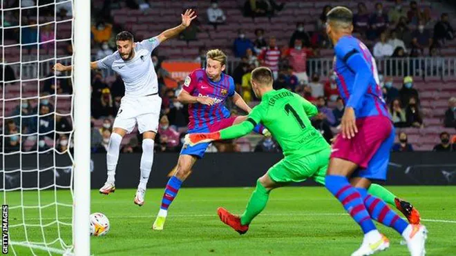 Kết quả bóng đá 21/9: Barcelona nhọc nhằn giành điểm trước Granada