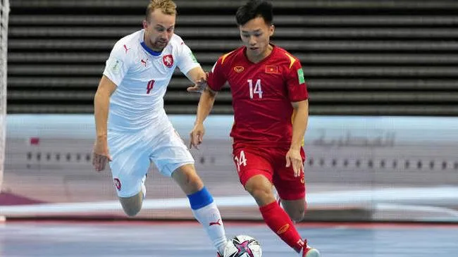Futsal Việt Nam: Văn Hiếu lọt Top 5 cầu thủ trẻ sáng giá - Đức Tùng chấn thương nặng