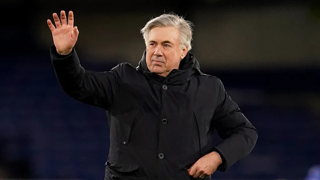 Tin bóng đá 25/9: Ancelotti đang “sáng chế” ra một Real U23