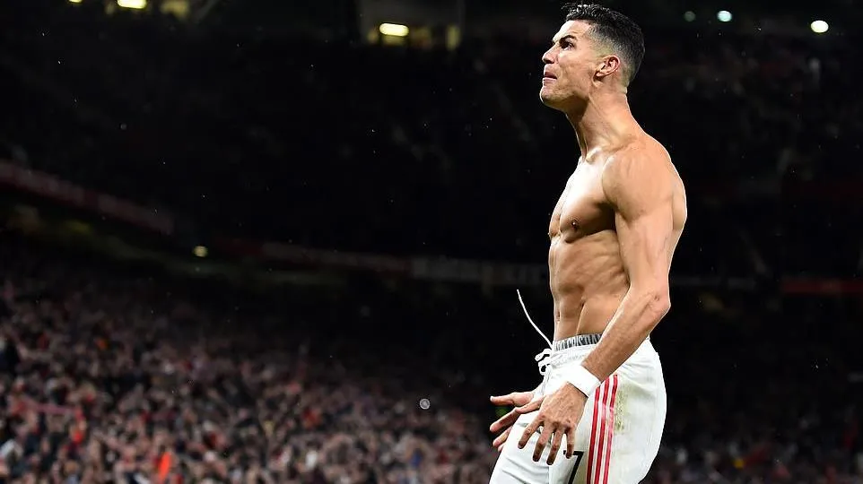 Tin bóng đá: Ronaldo lập hàng loạt kỷ lục Champions League