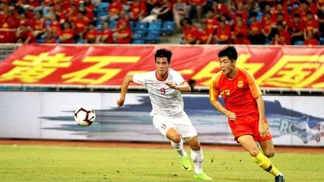 Đổi giờ thi đấu trận ĐT Việt Nam đấu ĐT Trung Quốc - Chấn thương tàn phá ĐT Trung Quốc