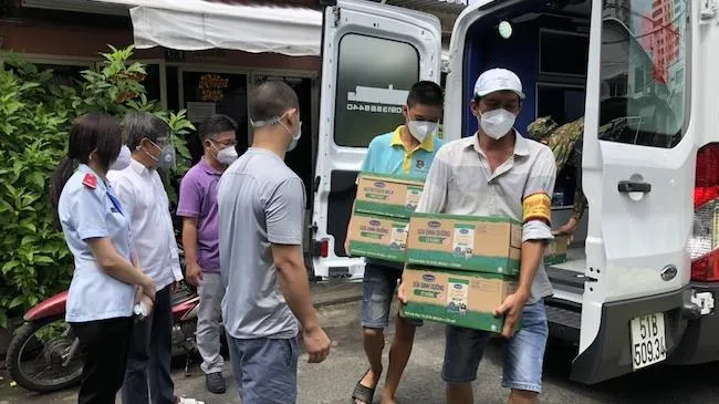 Nét đẹp đời thường: Nghĩa cử đẹp trong những ngày giãn cách