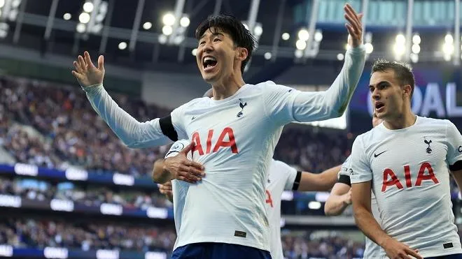 Son Heung Min sánh ngang huyền thoại MU