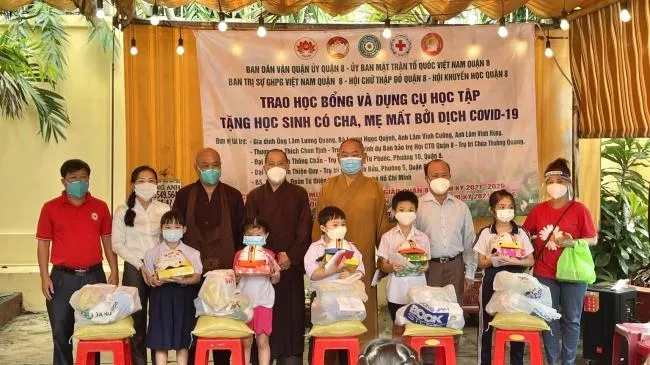 Trao tặng hơn 170 suất học bổng cho học sinh có cha, mẹ mất do Covid-19