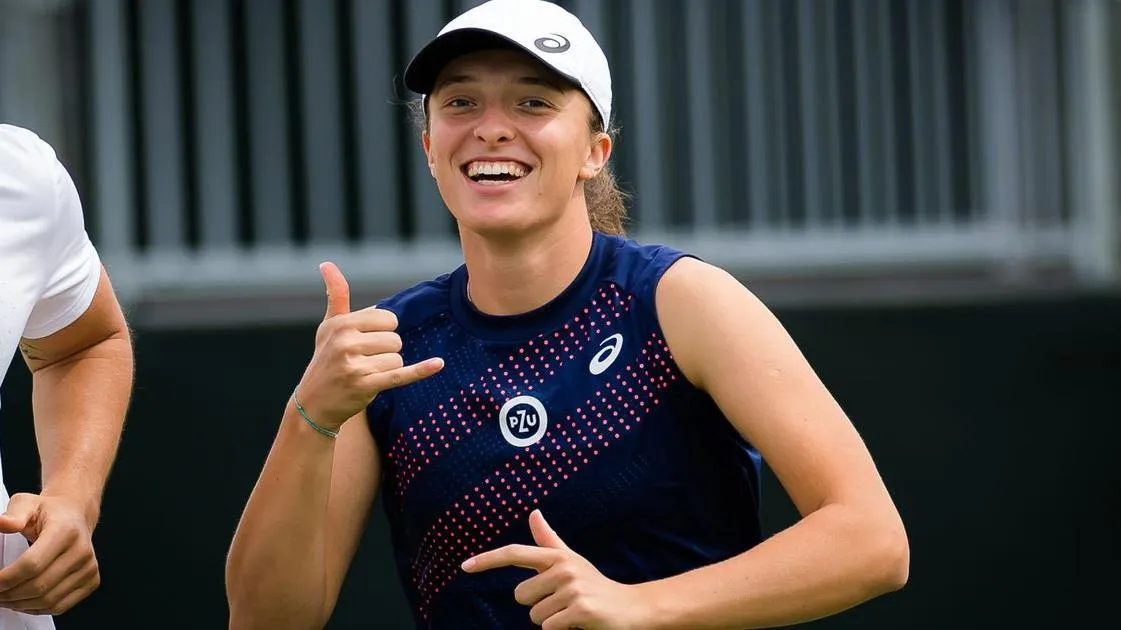 Indian Wells 2021: Iga Swiatek, Simona Halep thắng - Emma Raducanu thua sốc