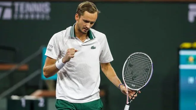 Indian Wells 2021: Medvedev ra quân thuận lợi