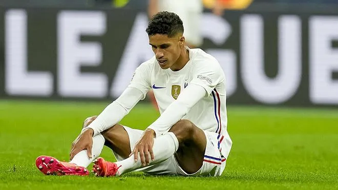 Varane vắng mặt trận gặp Leicester City - MU ra tối hậu thư cho Lingard