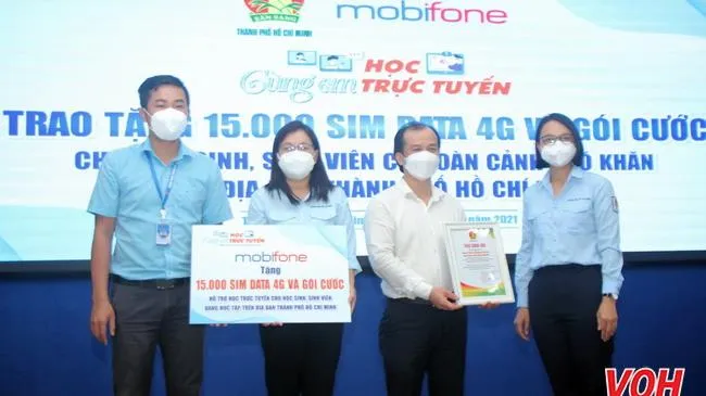 Trao tặng 15.000 sim data 4G và gói cước cho học sinh, sinh viên có hoàn cảnh khó khăn