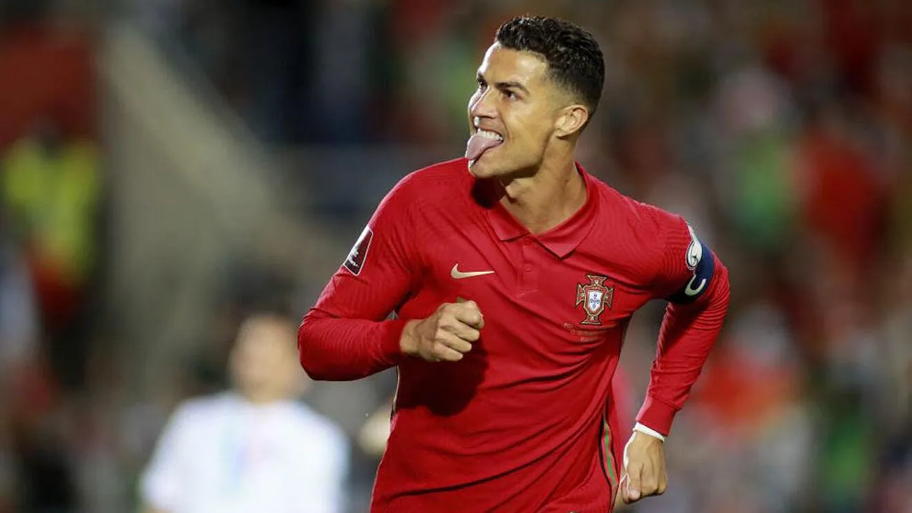 Ronaldo cán mốc 800 bàn trong sự nghiệp