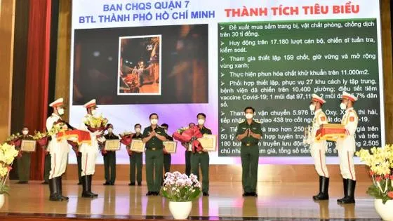 Khen thưởng 126 tập thể, cá nhân điển hình trong công tác phòng chống dịch