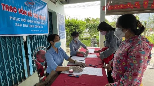 Nhiều hoạt động trao vốn để người lao động vươn lên thoát nghèo