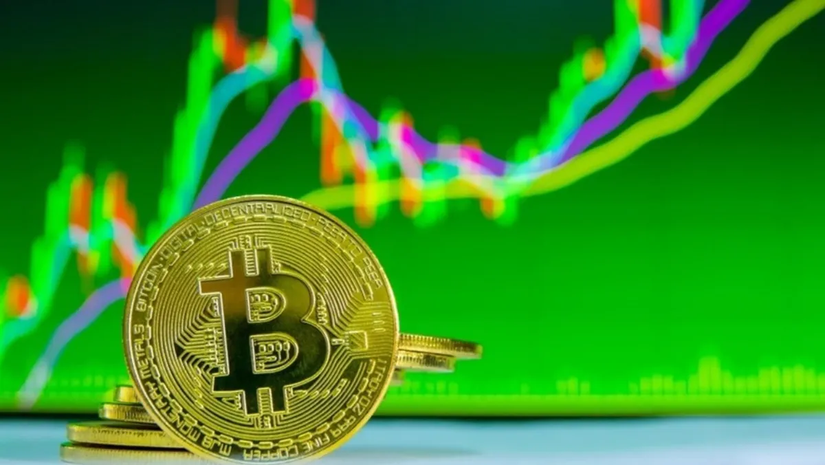 Giá Bitcoin hôm nay 16/10/2021: Vụt tăng phi mã lên trên 61.000 USD