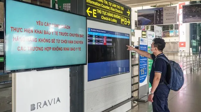 Không bắt buộc tất cả khách đi tàu hoả, máy bay phải xét nghiệm Covid-19