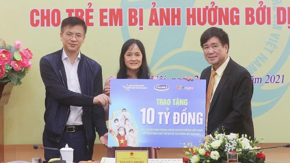 Vinamilk ủng hộ 10 tỷ đồng và góp 1 triệu ly sữa cho trẻ em bị ảnh hưởng bởi dịch Covid-19