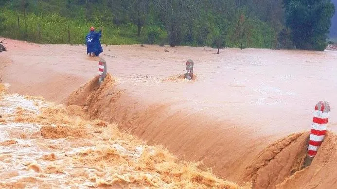 Cảnh báo nguy cơ cao xảy ra lũ quét, sạt lở đất ở các tỉnh miền Trung