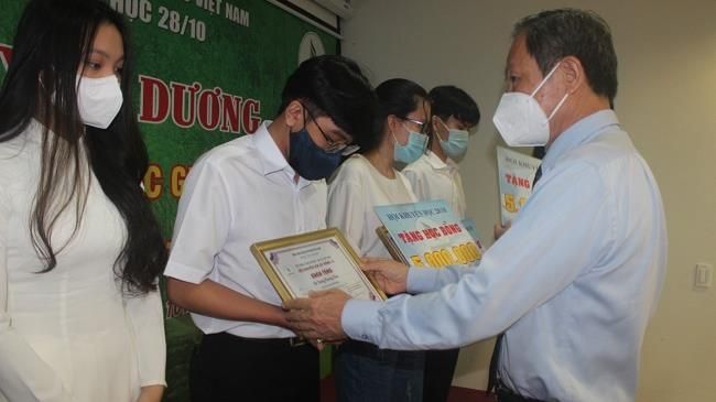 Hơn 31 tỷ đồng dành cho công tác khuyến học, khuyến tài ngành cao su Việt Nam