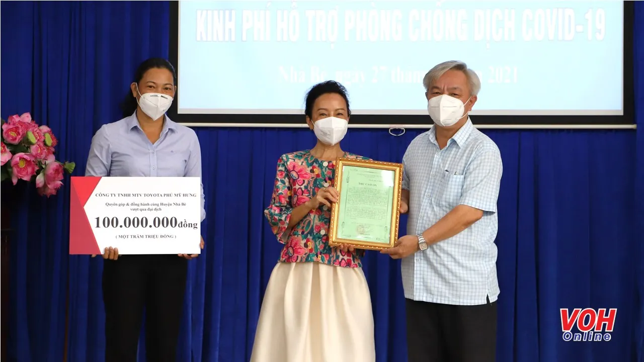 Nhà Bè tiếp nhận vật tư, kinh phí hỗ trợ công tác phòng, chống dịch Covid-19 từ nhiều đơn vị
