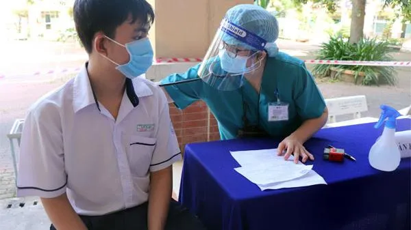 Quận Bình Tân: Trẻ em và phụ huynh phấn khởi khi được tiêm vaccine phòng Covid-19
