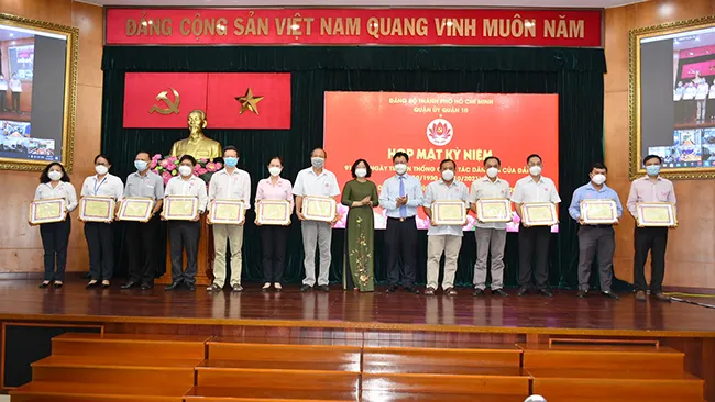 Quận 10 tuyên dương tập thể, cá nhân điển hình trong phong trào thi đua “Dân vận khéo” năm 2021