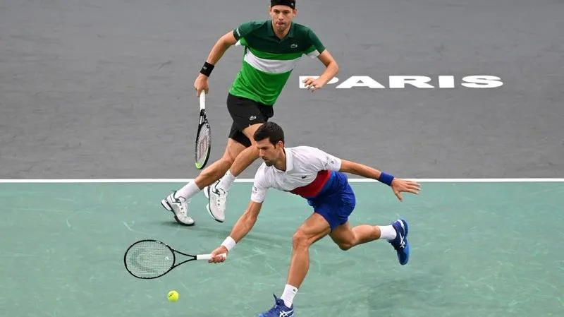 Paris Masters 2021: Djokovic mở màn đánh đôi thuận lợi