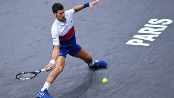 Paris Masters 2021: Djokovic nhọc nhằn vào vòng 3 đơn nam