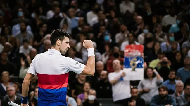 Paris Masters 2021: Djokovic gặp Hurkacz - Zverev gặp Medvedev tại bán kết