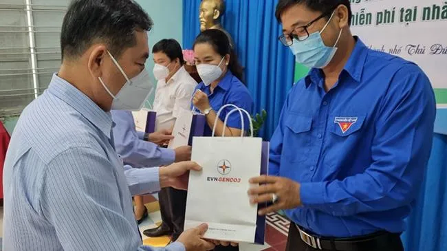 Tổng kết chương trình Cấp đổi và cung cấp bình Oxy miễn phí tại nhà