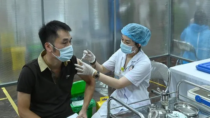 Quy định mới nhất về cách li, theo dõi sức khoẻ của người về địa phương