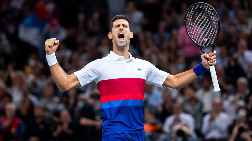 Djokovic quyết vô địch ATP Finals - Ủng hộ Medvedev tiêm vắc-xin